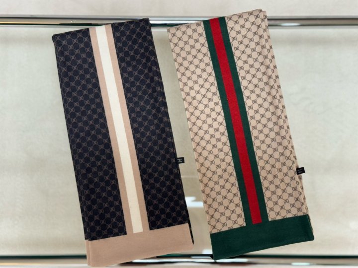 GUCCI 구찌 GG로고 자카드 울 머플러