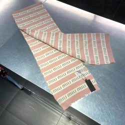 MIUMIU 미우미우 머플러