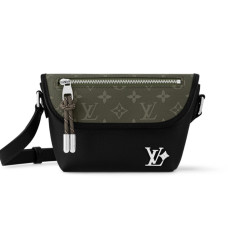 LOUIS VUITTON 루이비통 펄스 웨어러블 월릿 M12618