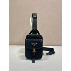PRADA 프라다 리나일론 사피아노 스마트폰 힙색 2ZH194