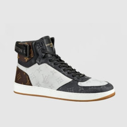 LOUIS VUITTON 루이비통 남성용 리볼리 스니커 부츠 1A44VR