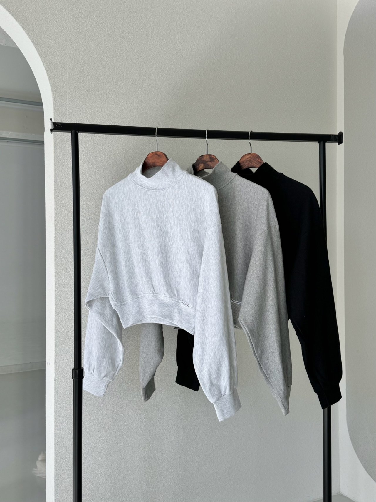 ALEXANDER WANG 알렉산더왕 하이넥 크롭 맨투맨