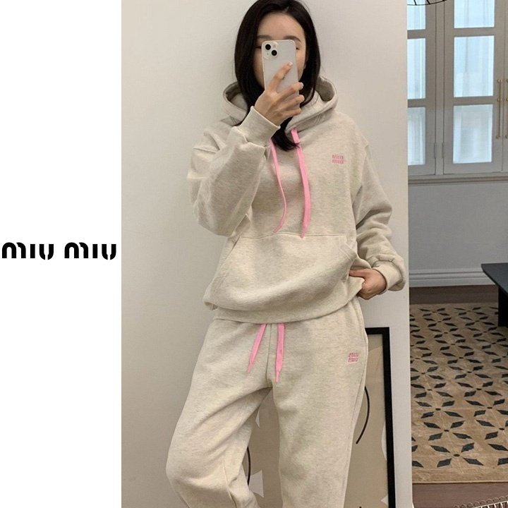 MIUMIU 미우미우 배색끈 후드 상하세트 2COLOR