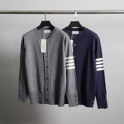 ●4월 판매 20위● THOM BROWNE 톰브라운 사선완장 라운드 가디건