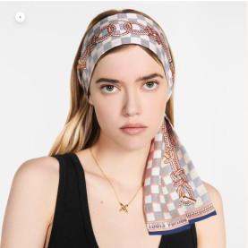LOUIS VUITTON 루이비통 체스 실크 방도 스카프