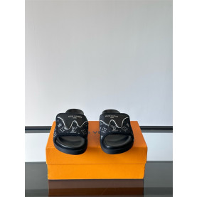 LOUIS VUITTON 루이비통 남성용 슬리퍼 L58335-1