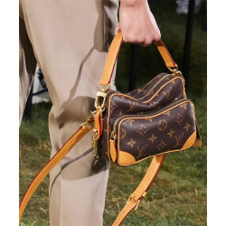 LOUIS VUITTON 루이비통 퍼렐윌리엄스 크로스백 M14025