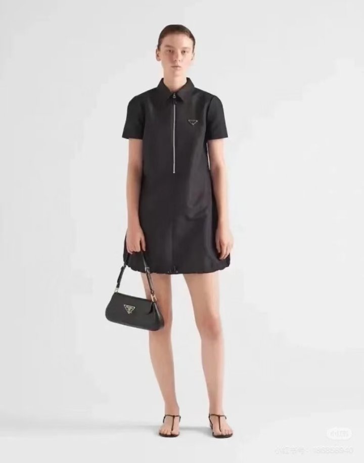 PRADA 프라다 카라지퍼 원피스