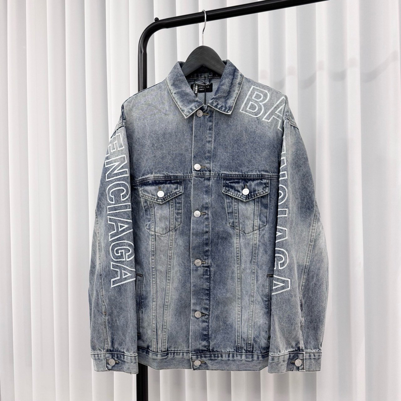 BALENCIAGA 발렌시아가 로고 자수 오버사이즈 데님자켓