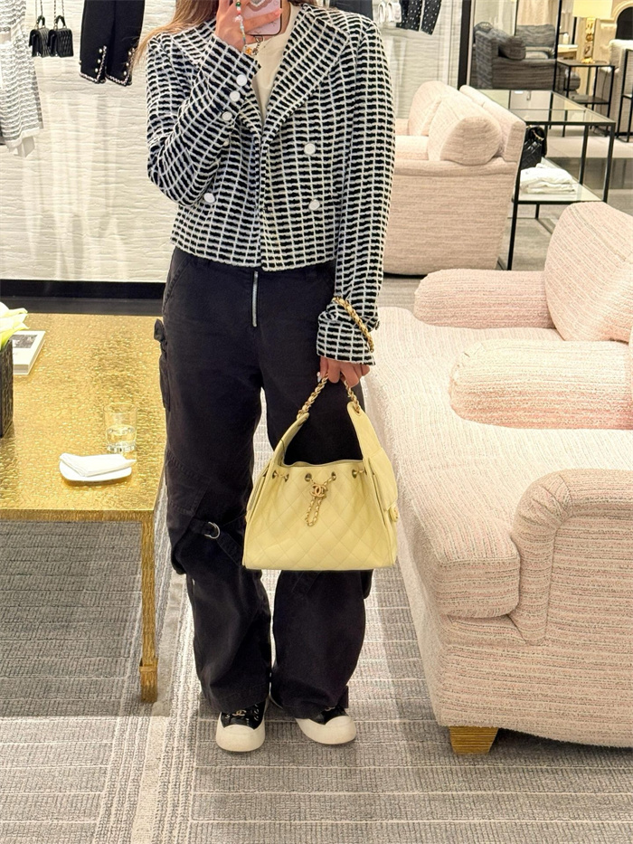 CHANEL 샤넬 버킷백 AS1051-2