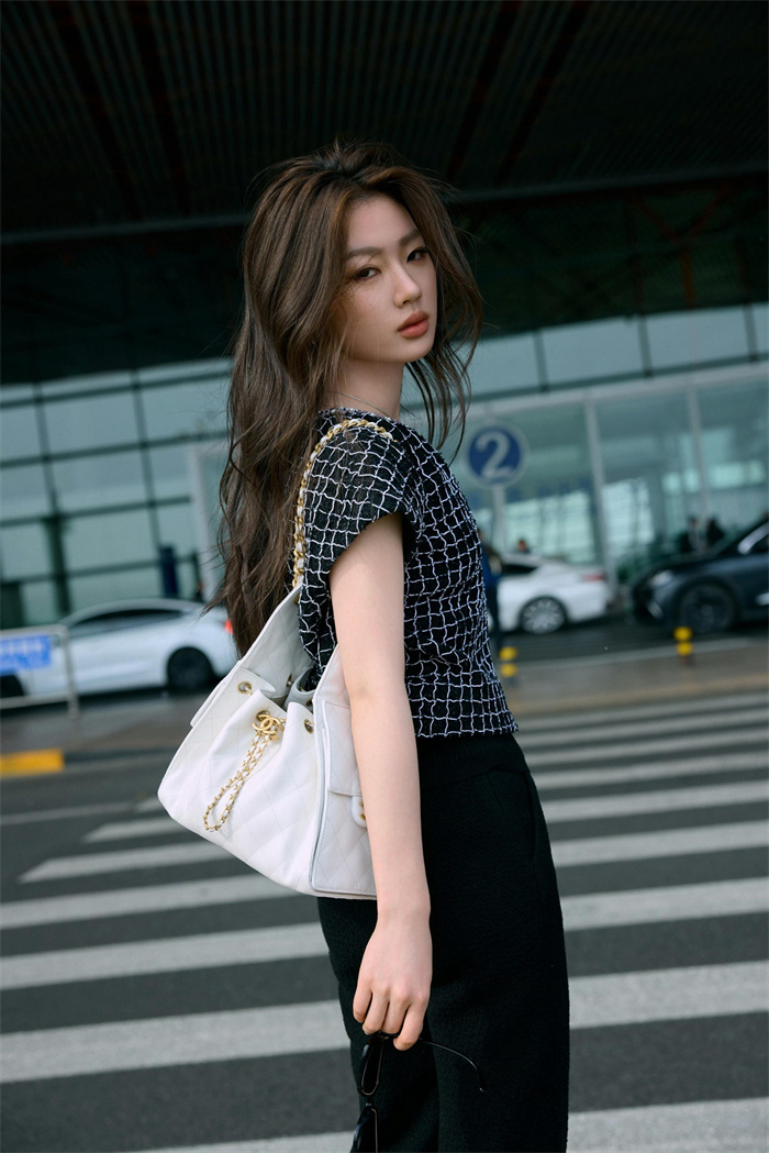 CHANEL 샤넬 버킷백 AS1051-6