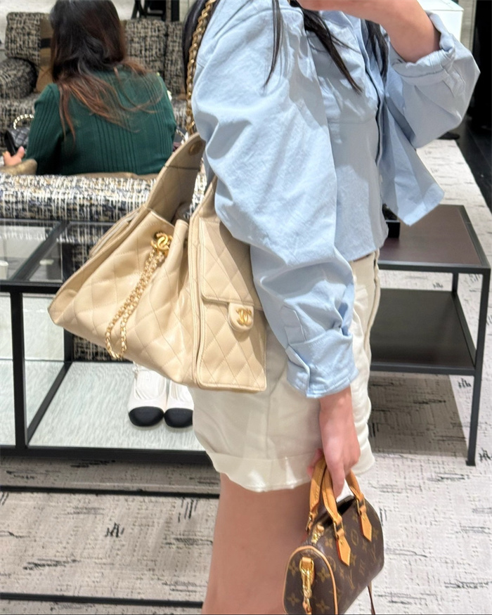 CHANEL 샤넬 버킷백 AS1051-8