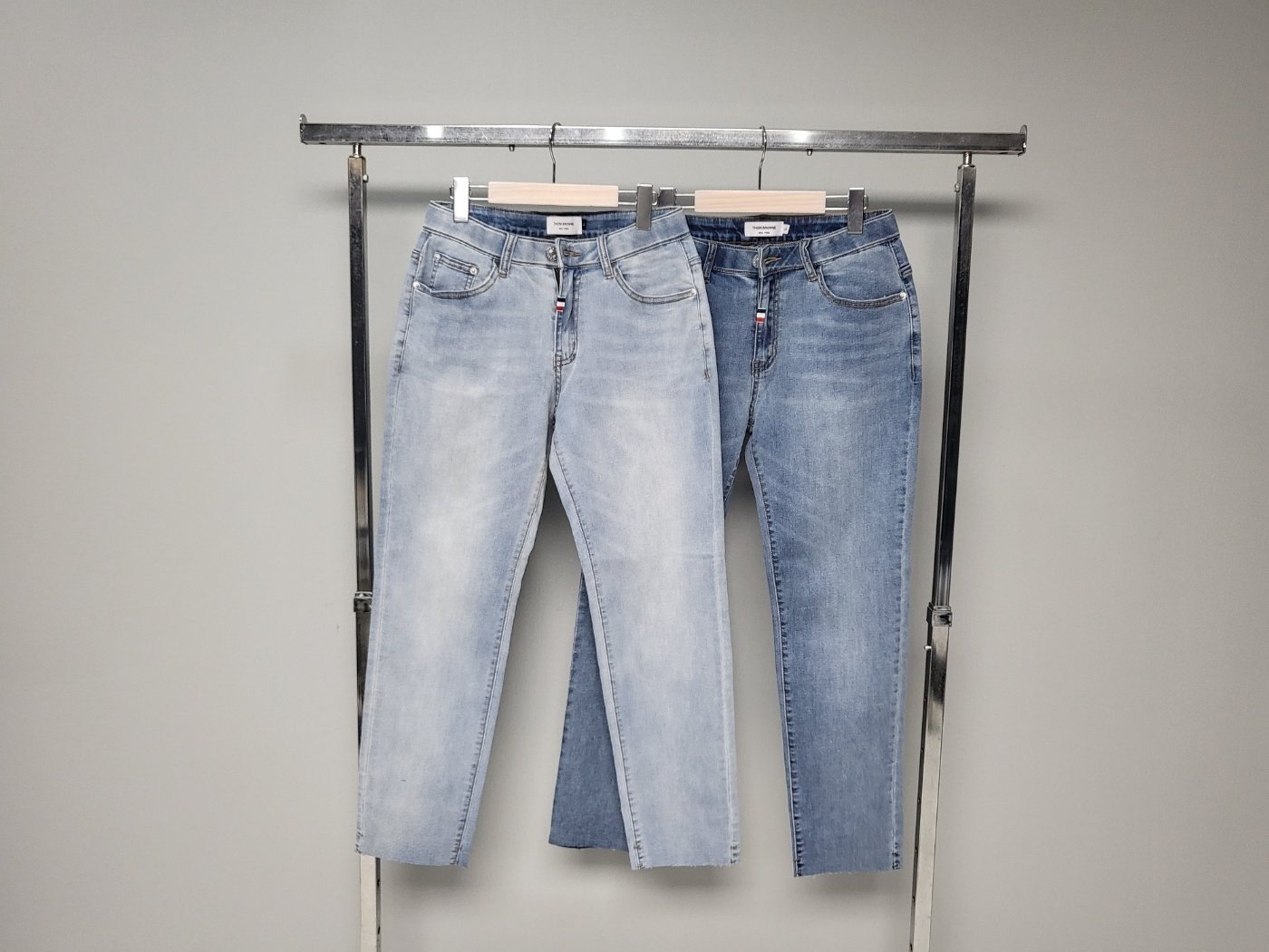 THOM BROWNE 톰브라운 화이트 패치 청바지