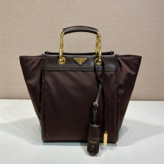 PRADA 프라다 나일론과 미디움 토트백 1BG578