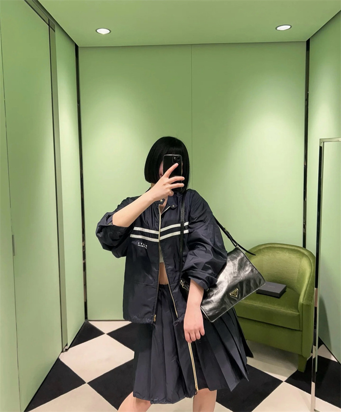 PRADA 프라다 미디움 숄더백 1BD385