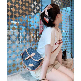 LOUIS VUITTON 루이비통 다이앤 숄더백 M13070