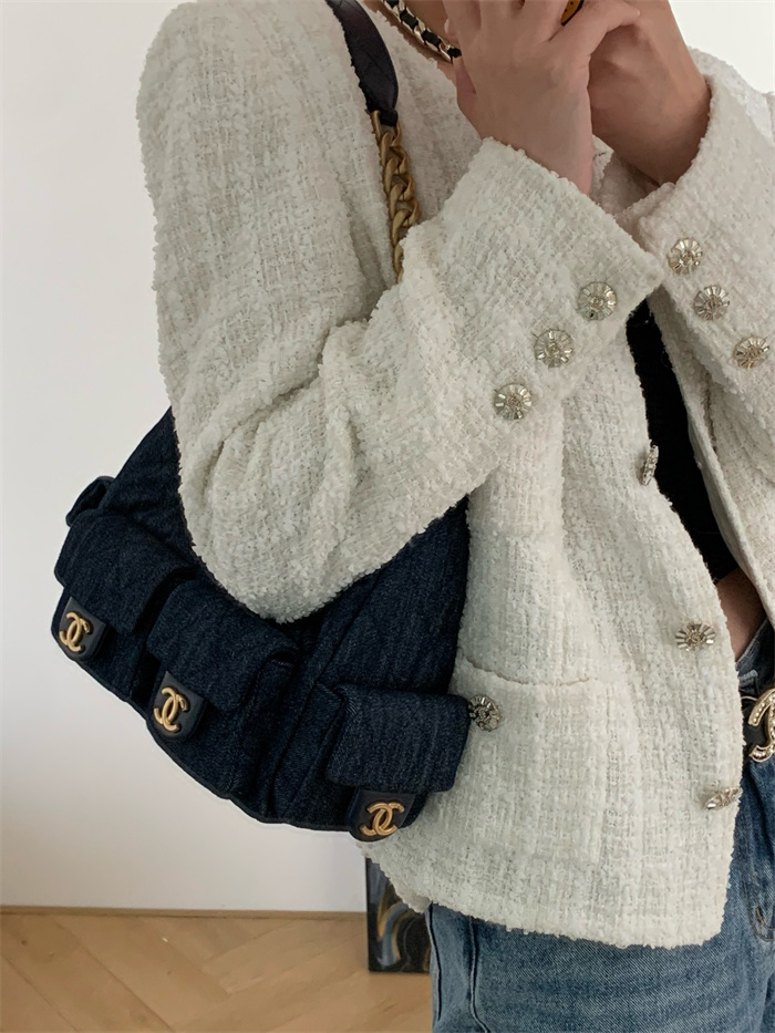 CHANEL 샤넬 호보백 스몰 AS7044