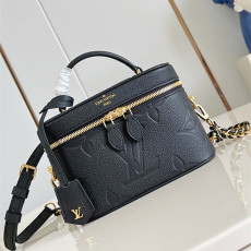LOUIS VUITTON 루이비통 베니티 PM M45608