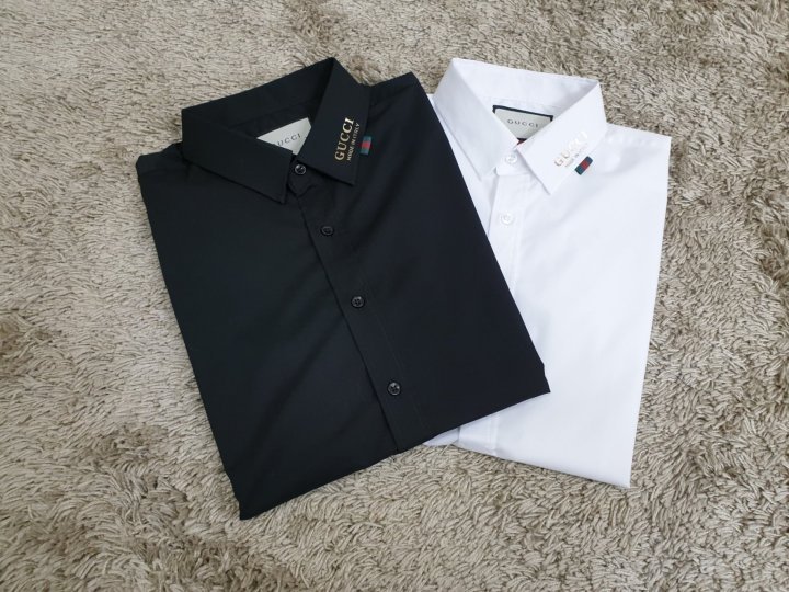 GUCCI 구찌 카라 골드라인 하프 셔츠