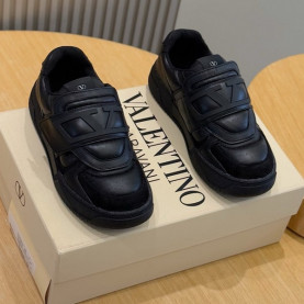 VALENTINO 발렌티노 남여공용 스니커즈 V76658 2COLOR