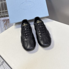 PRADA 프라다 남여공용 스니커즈 P24425 2COLOR