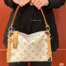 LOUIS VUITTON 루이비통 사이드 트렁크 MM M26287