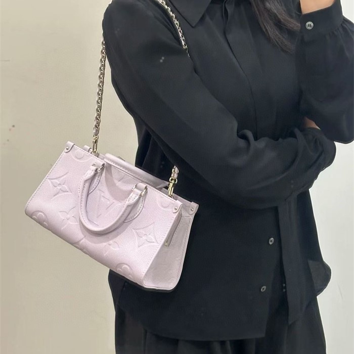 LOUIS VUITTON 루이비통 온더고 이스트 웨스트 토트백&숄더백 M23640