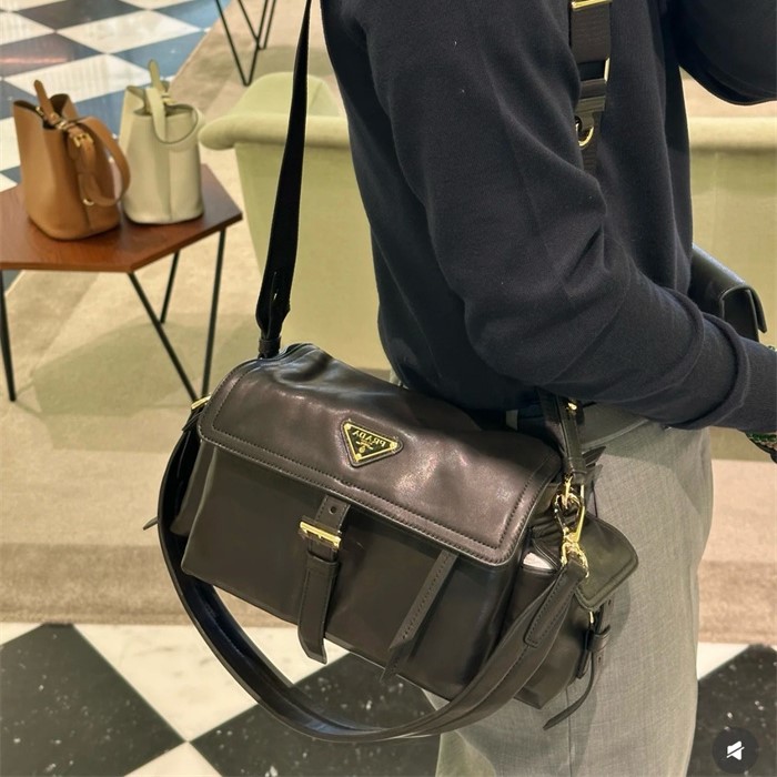 PRADA 프라다 익스플로러 스웨이드 양가죽 숄더백 1BD394 2COLOR