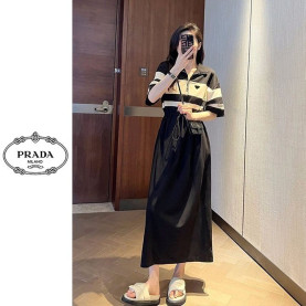 PRADA 프라다 배색 반집업 원피스