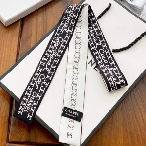 CHANEL 샤넬 세로줄 로고 실크 방도