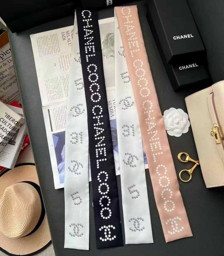 CHANEL 샤넬 쁘띠 실크 방도