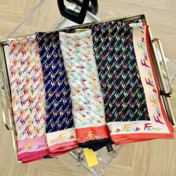 FENDI 펜디 실크 사각 스카프