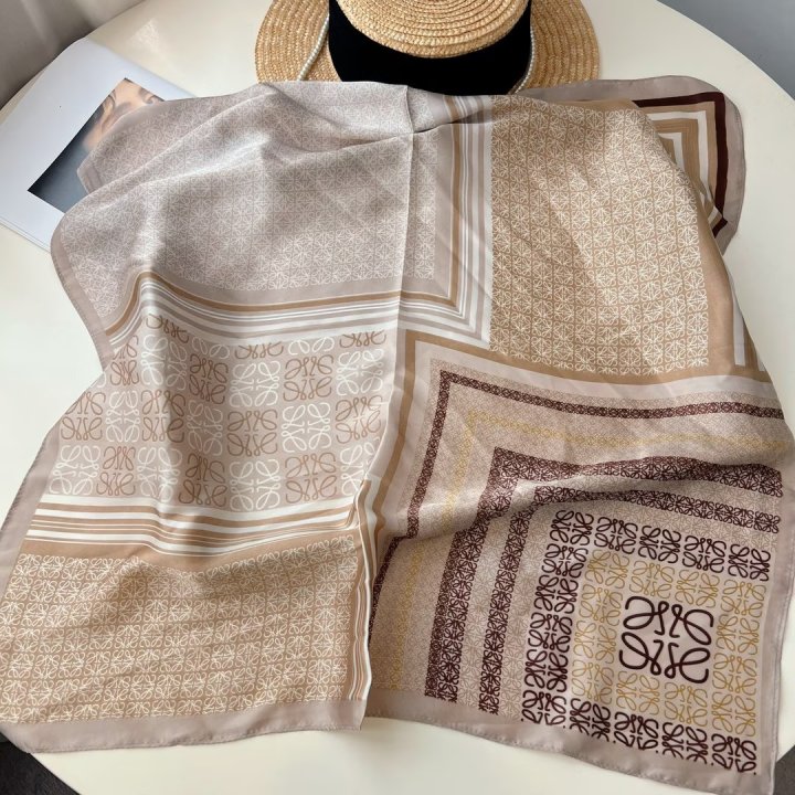 LOEWE 로에베 실크 사각 스카프 2COLOR