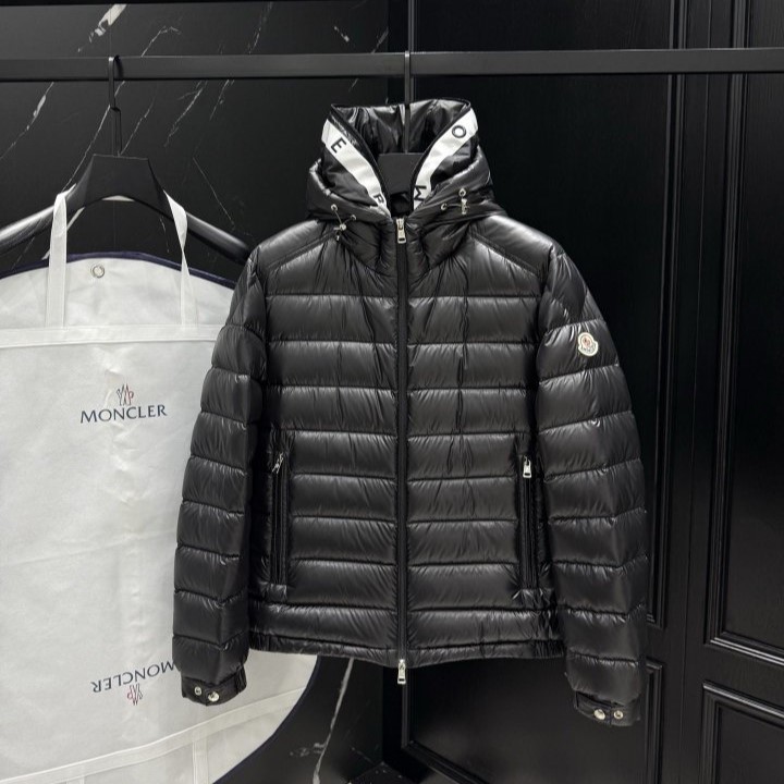 MONCLER 몽클레어 베시네스 다운 패딩