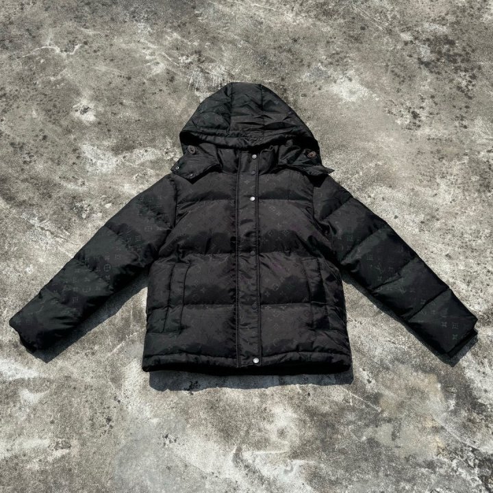 LOUIS VUITTON 루이비통 백로고 패딩