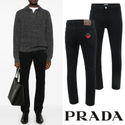 PRADA 프라다 클래식 레더 이니셜 레터링 융기모 블랙진