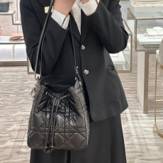 DIOR 디올 버킷백 미디움 D1117