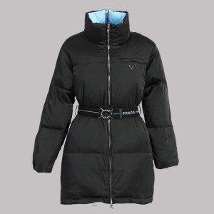 PRADA 프라다 리나일론 삼각로고 개버딘 후드 다운 코트 패딩