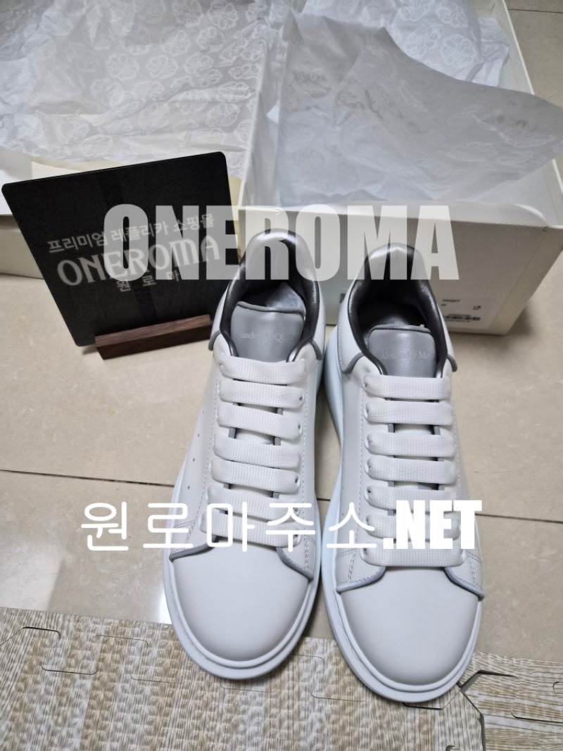 임*환 고객님 알렉산더 맥퀸 화이트 탭 오버솔 야광