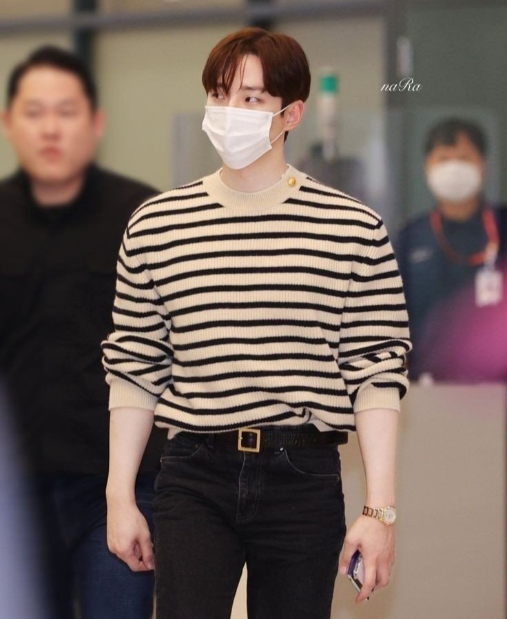 LOROPIANA 로로피아나 스트라이프 견장 니트 2COLOR