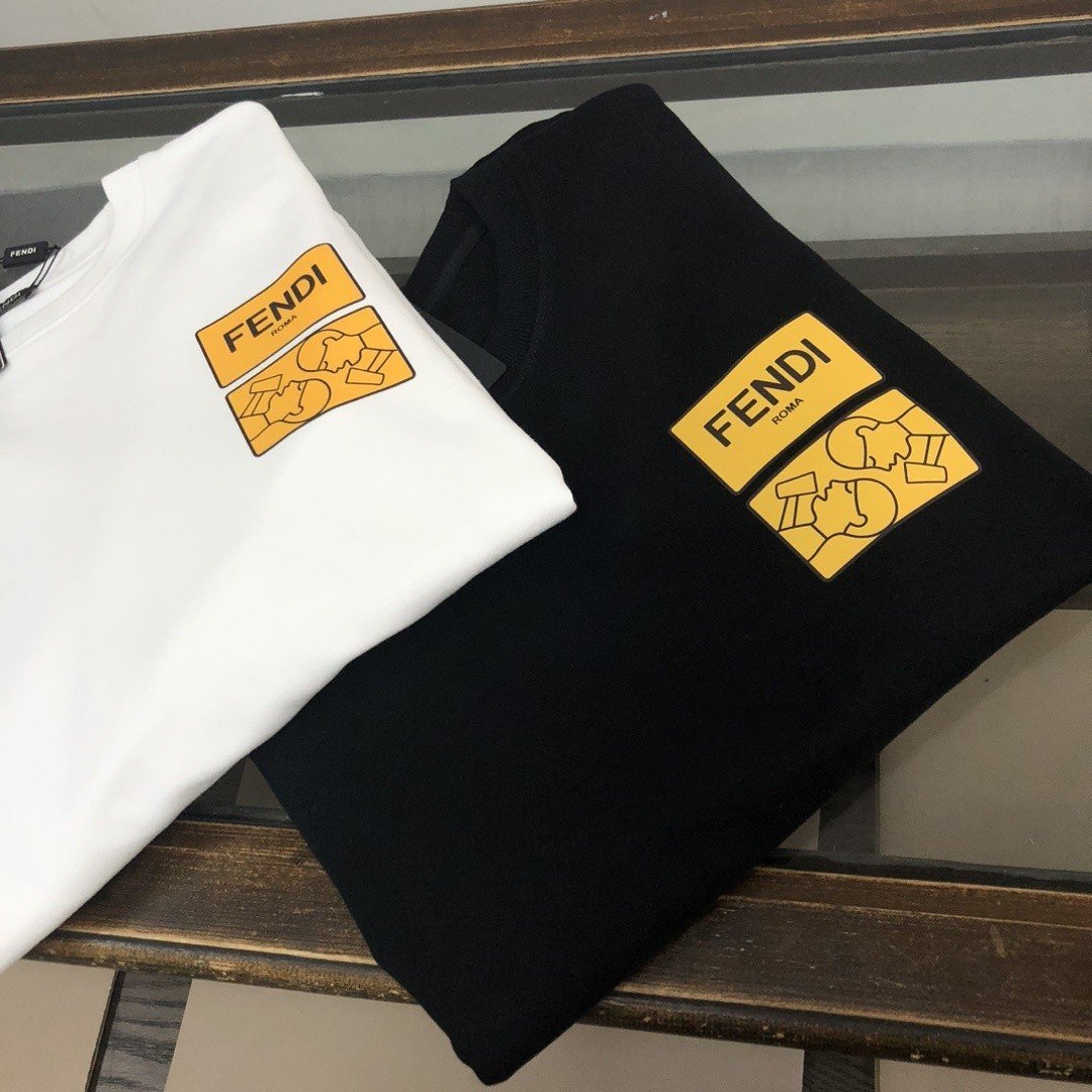 FENDI 펜디 mens plus 맨투맨