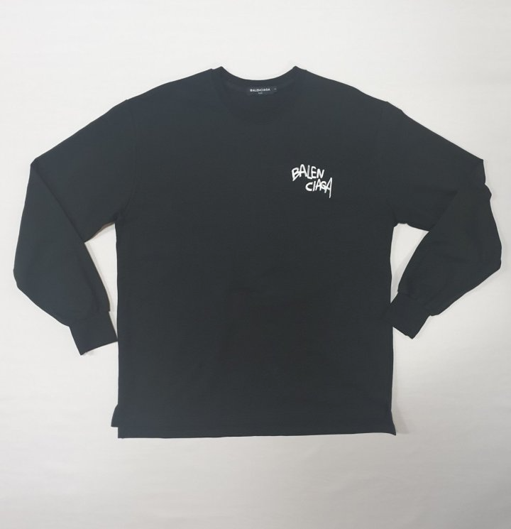 BALENCIAGA 발렌시아가 크랙 옆트임 롱 슬리브