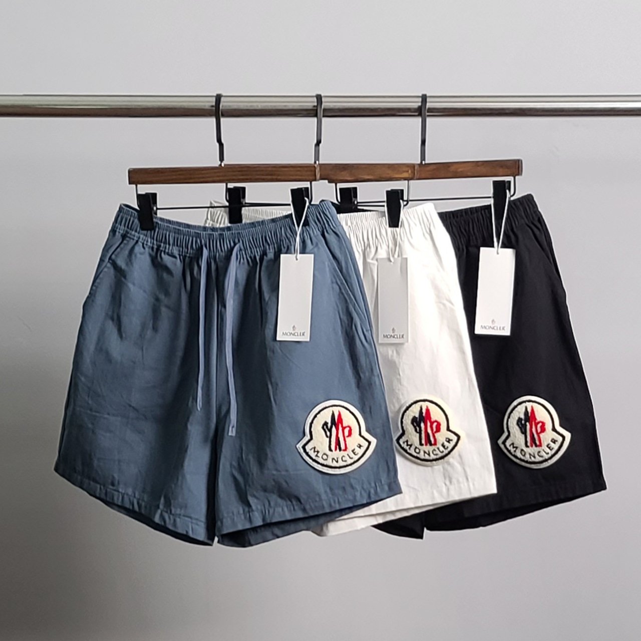 MONCLER 몽클레어 빅와펜 5부 팬츠