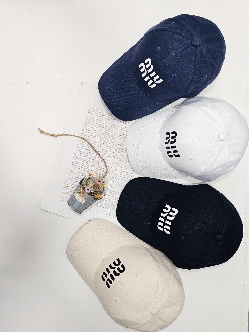 MIUMIU 미우미우 볼캡